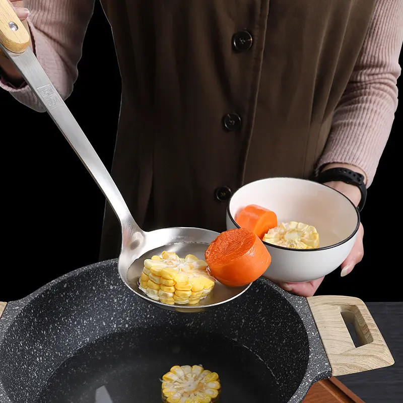 304 Stainless Steel Kitchen Utensils, 3 cm Thick Wooden Handle Pot Shovel, Soup Spoon, Stir-Fry Shovel, Heat-Resistant Cooking Tools for Home Use