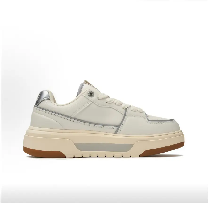 Cushioned Platform Sneakers for Sports Collectibles - Breathable Laid-Back Fit, Stylish Pairing with Casual Shorts for Park Visits, Beach Trips
