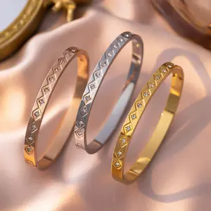 High-end Full-diamond Diamond-shaped Titanium Steel Clasp Bracelet