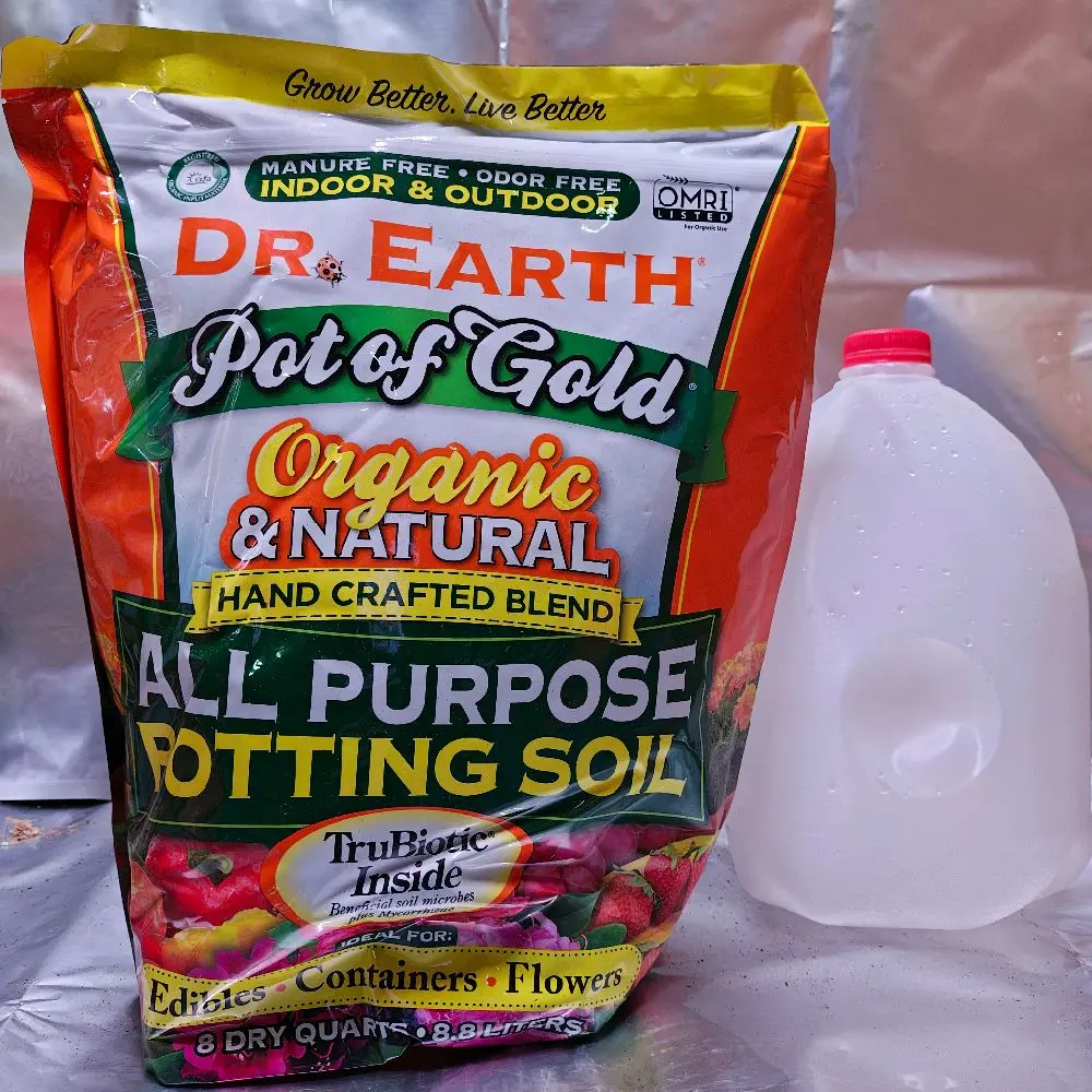 Dr. Earth Pot of Gold All Purpose Potting Soil - Organic & Natural Hand  Crafted Blend with TruBiotic for Edibles, Containers, & Flowers - TikTok  Shop