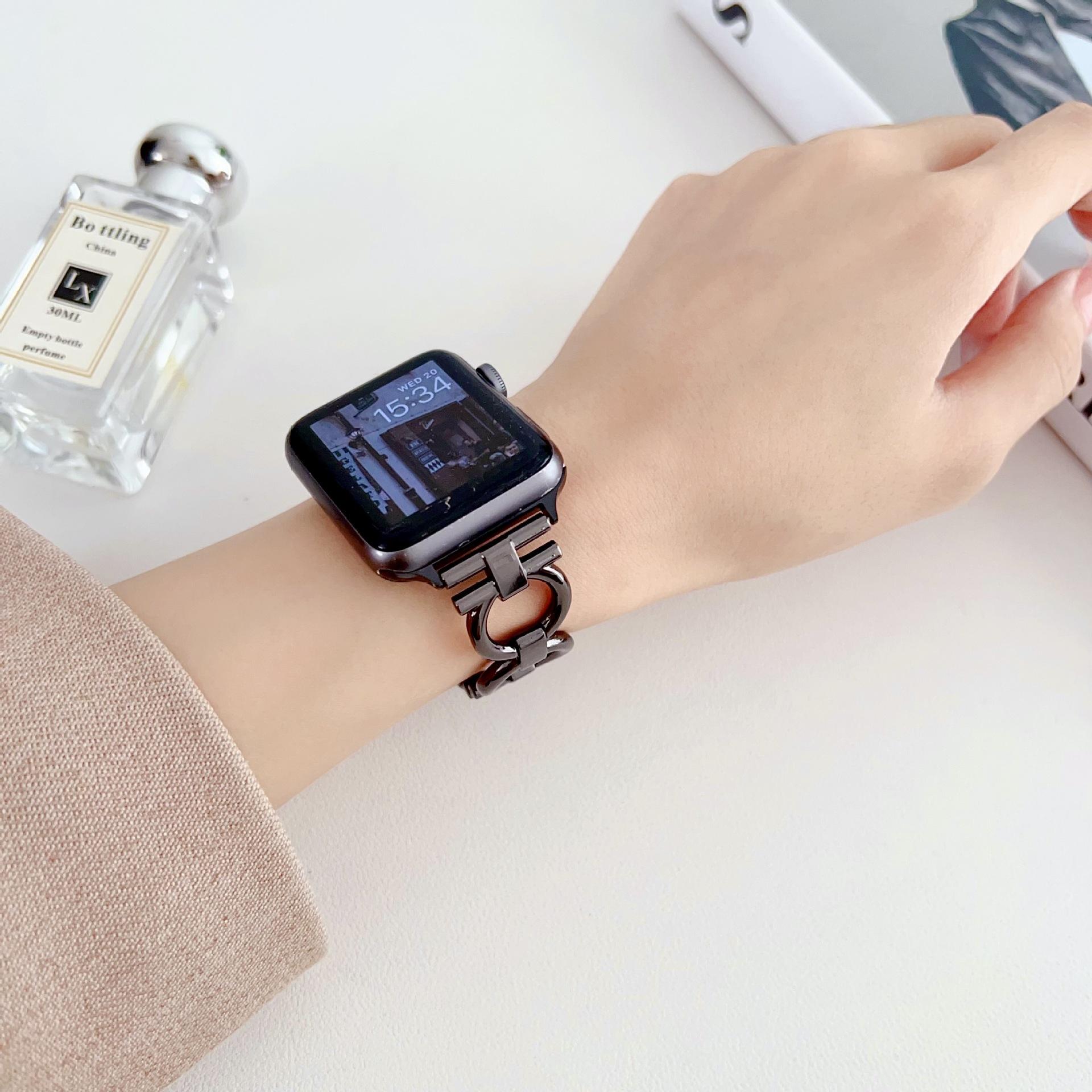 Metal Chain Donut O-Ring Apple Watch Band, Stylish Bracelet Strap Compatible with Series 8/9/SE, Elegant Everyday & Spring Wear Replacement