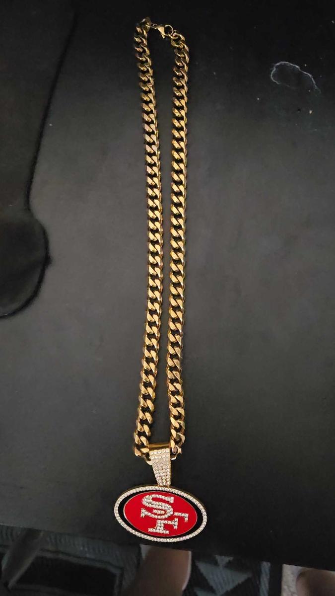 Item: 11mm Gold, 24 inches