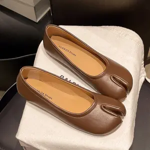 Women's Stylish Split-Toe Low-Heel Ballet Flats - Fine Stitching Slip-Ons, Chic Edgy All-Match Casual Daily Walking Footwear, Affordable Flat, Low-Profile, Monochromatic, Non-Eyelet, Slip-In, Low-Profile Ballet Flats