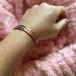 Antique Rose Tone Giraffe Print Bangle