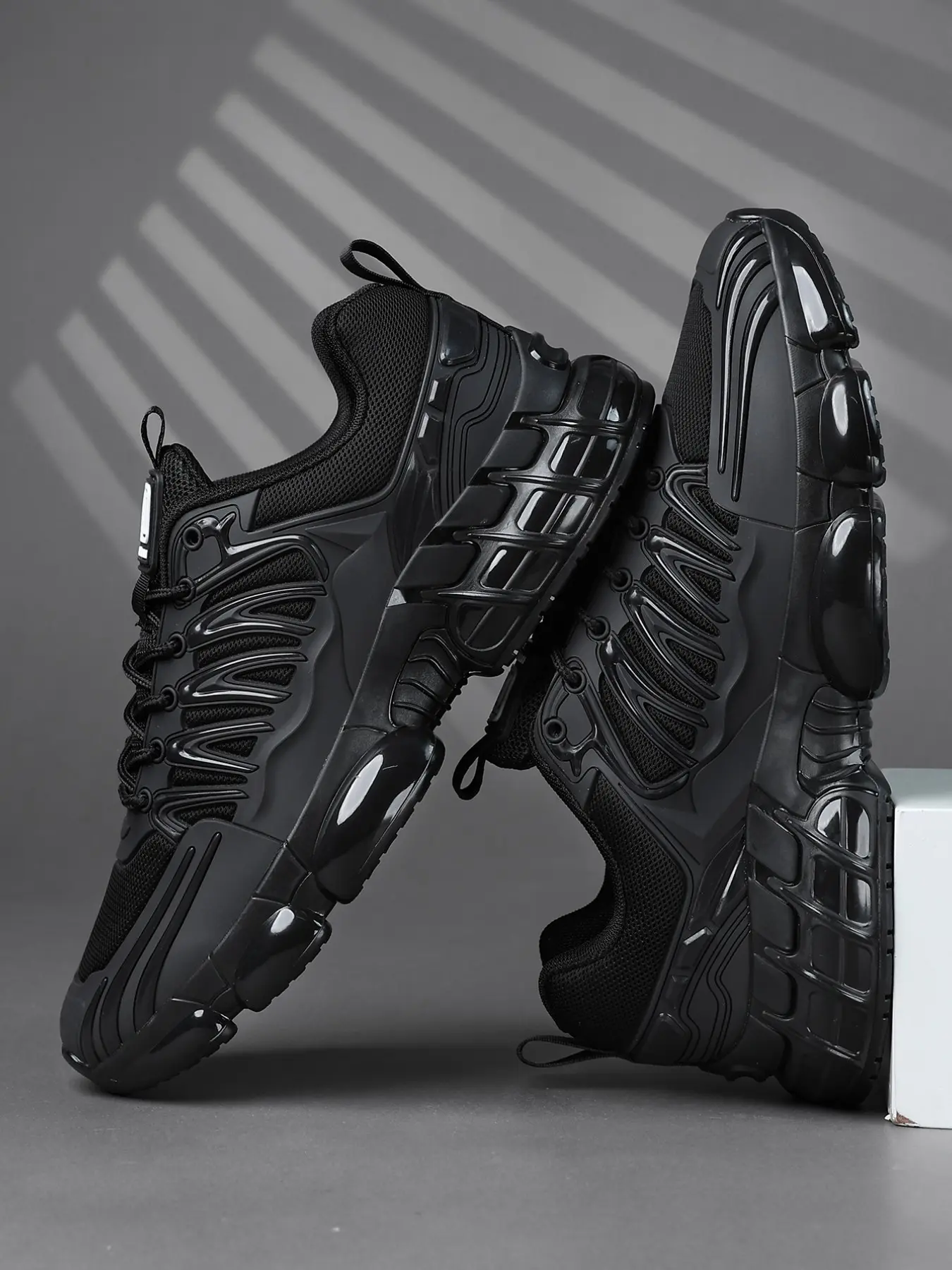 Trendy Men's Low-Top Running Shoes, Athletic Shoes, Sports Running Shoes, Future Design Casual Sneakers, Sporty Running Shoes, Anti-Slip Shock Absorption Sole, Ideal for Walking, Fitness, Street Fashion, Running Trainers
