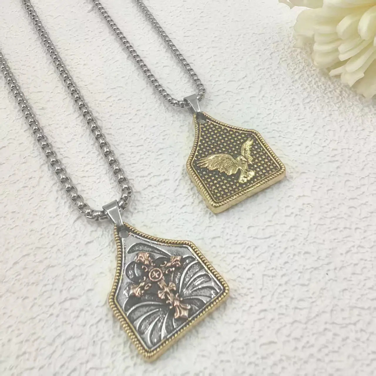 Vintage Geometric Engraved Cowboy Cross Pendant Necklace - Boho Western Chain Jewelry Necklaces, Cross Emblem Casual Style Cowboy Motif Fashion Accessory, Cross Emblem Necklaces