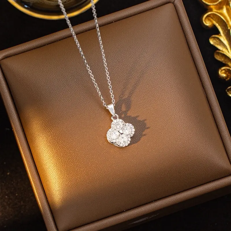 7448-6 White Gold Plated Cubic Zirconia Pendant Necklace for Women Silver Clover Shape Necklace Love Gift for Mom＆Wife