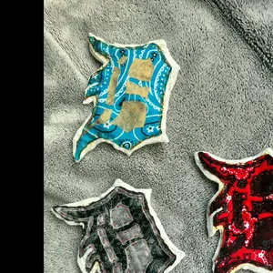 hand sewn patches Old english style D varying colors