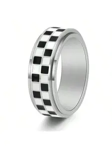 Checkered Fidget Ring for Adults, 18k Plated Stainless Steel, Stress Relief Accessory, Fashionable Design, Ideal Gift Idea, Geometric Design Ring