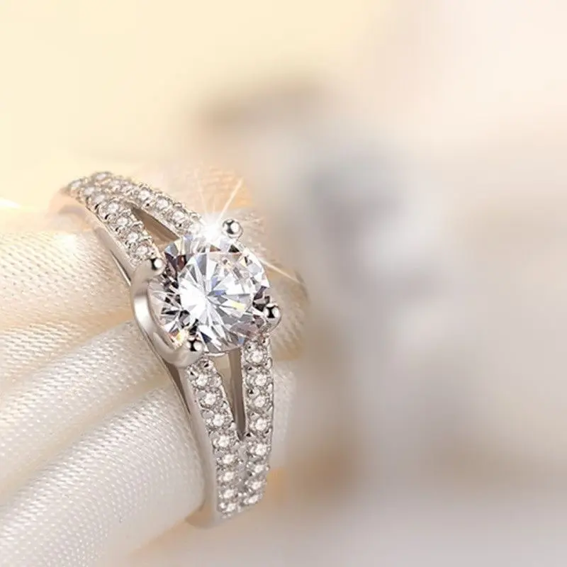 Double row diamond four claw women's rin