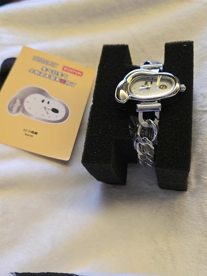 【New Year's gift】MINISO Snoopy Friends Series Watch Surprise Blind Box - Functional and Fashionable Watch for Snoopy Fans, Children's Gift, Desktop Toy, Black Friday, New Year's gift