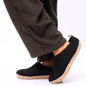 Haussimple Unisex Wool Indoor Slippers Black Handmade Natural Wool Round Toe All-Season Wear Comfortable Slip-On Design for Men Women