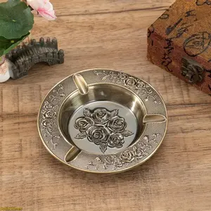 Vintage Metal Ashtray - Artistic Rose Carving Decorative Accessory, Solid Durable Metal Craft, Retro Home Decor Ornaments, Tabletop Decor, Practical Household Container, Ideal Gift for Retro Enthusiasts