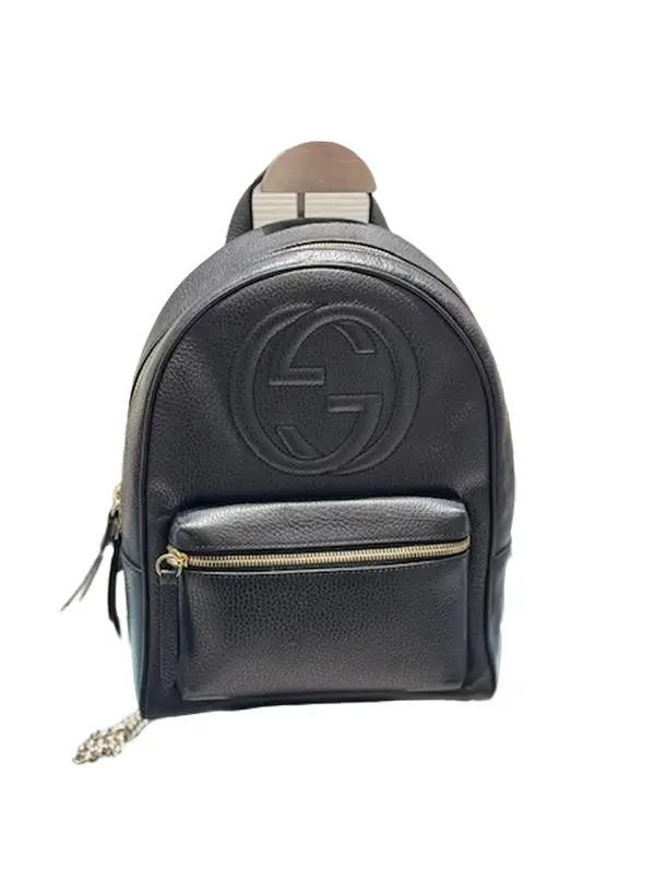 Pre-owned GUCCI pebbled calfskin leather Backpacks Soho Chain Backpack in Black with Adjustable Gold Chain Straps & External Zipper Pocket