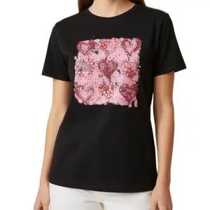 NOA078-Beautiful basic t-shirt with a heart print and rhinestones 95%Cotton 5%Elastane