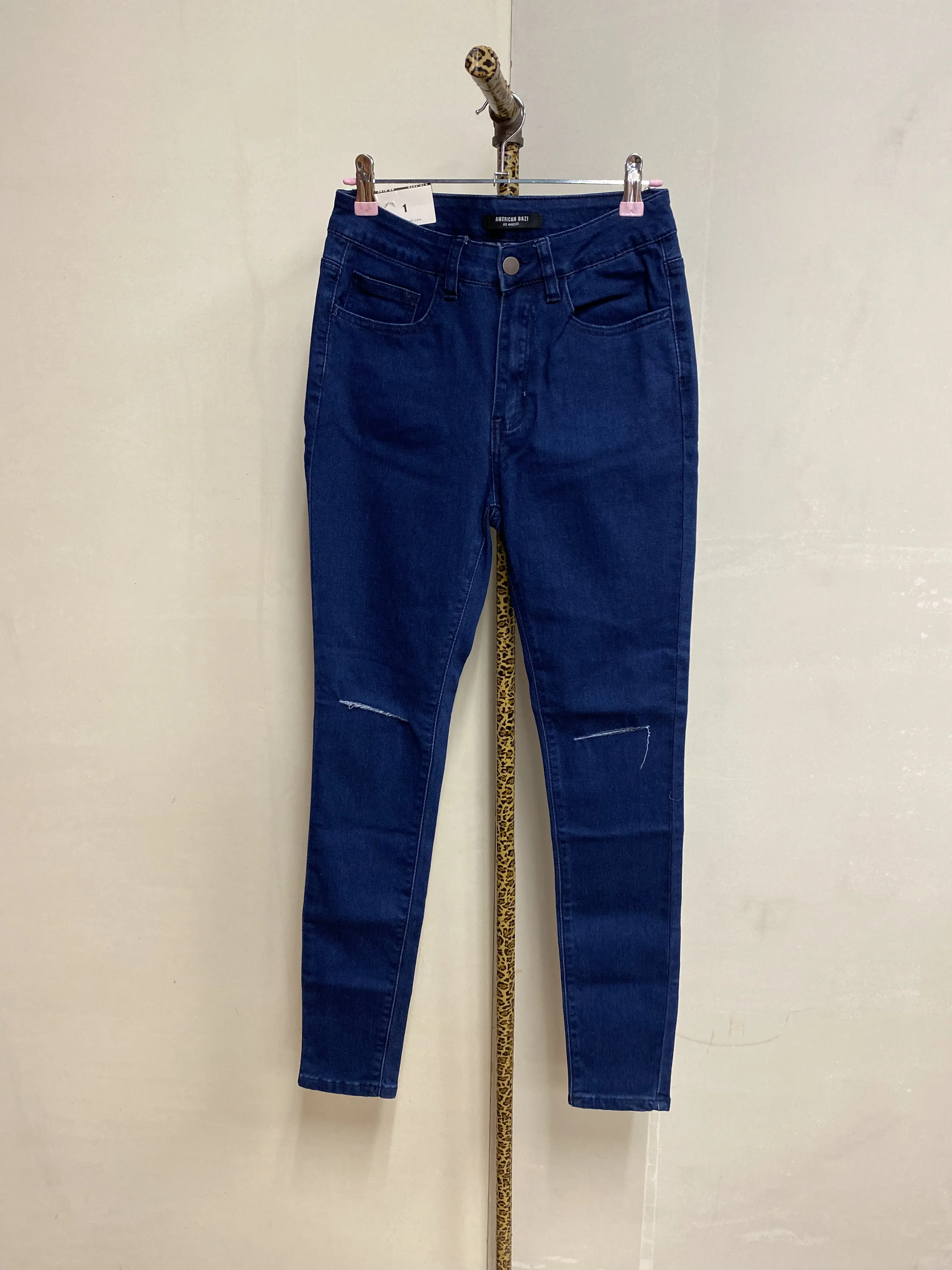 Stylish Ripped Knee Denim Skinny Jean