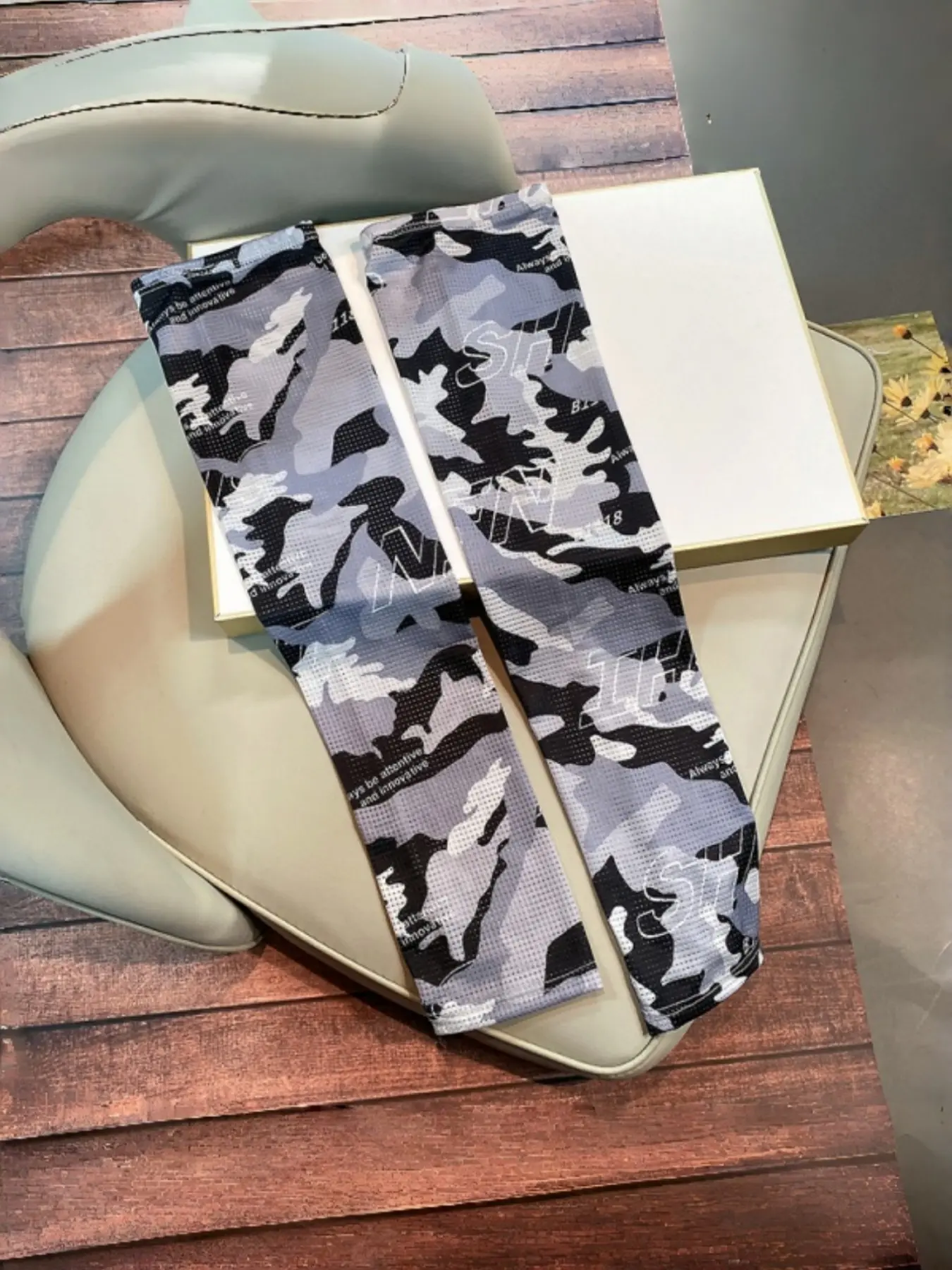 Camo Arm Sleeves for Men & Women, Lightweight Breathable Arm Covers, Ideal for Running, Sports & Outdoor Activities