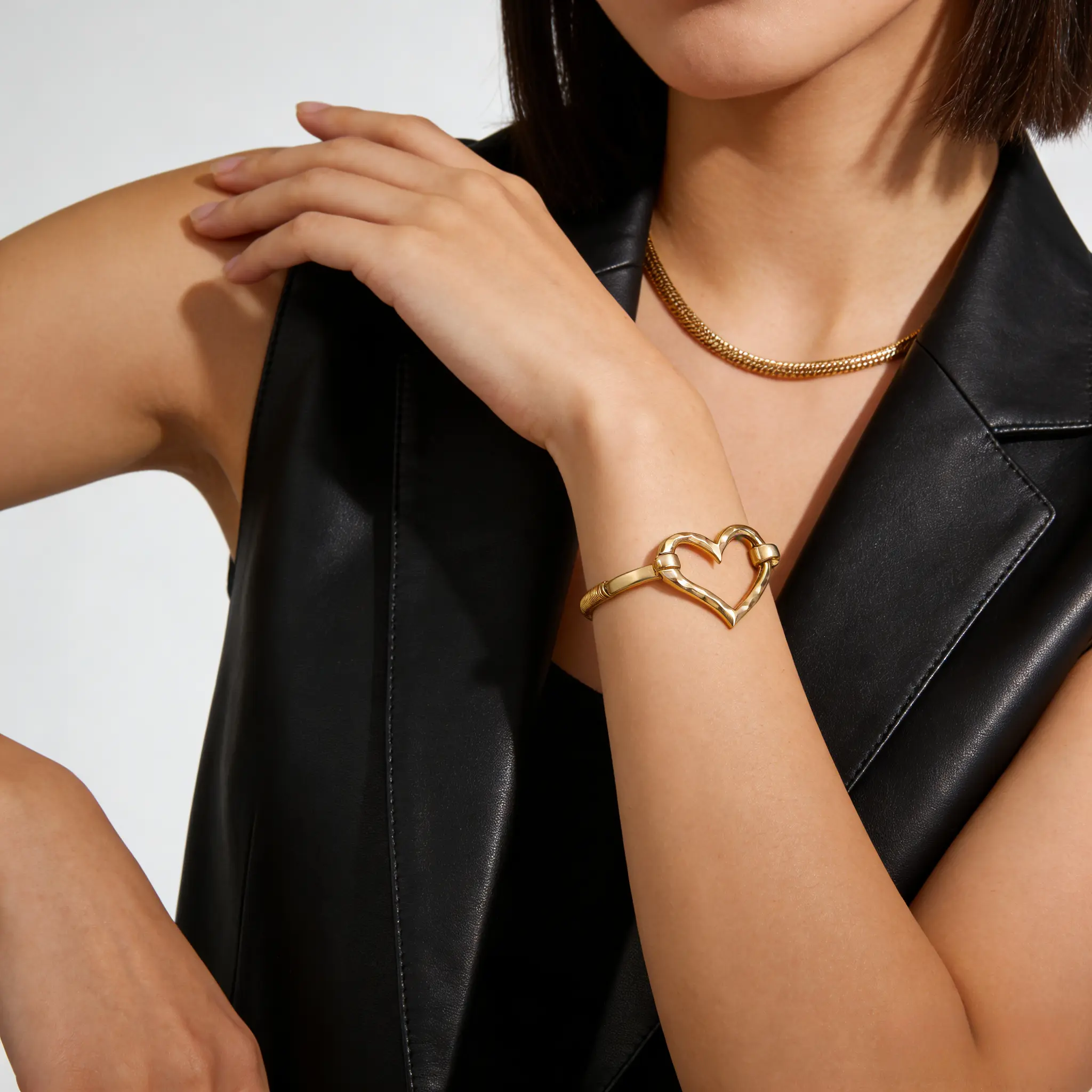 TEWIKY 14K Gold-Plated Hollow Heart Spring Bracelet, Cross Bracelet, Women's Daily Fashion Casual Accessory, Showcasing Charm, Suitable as a Gift
