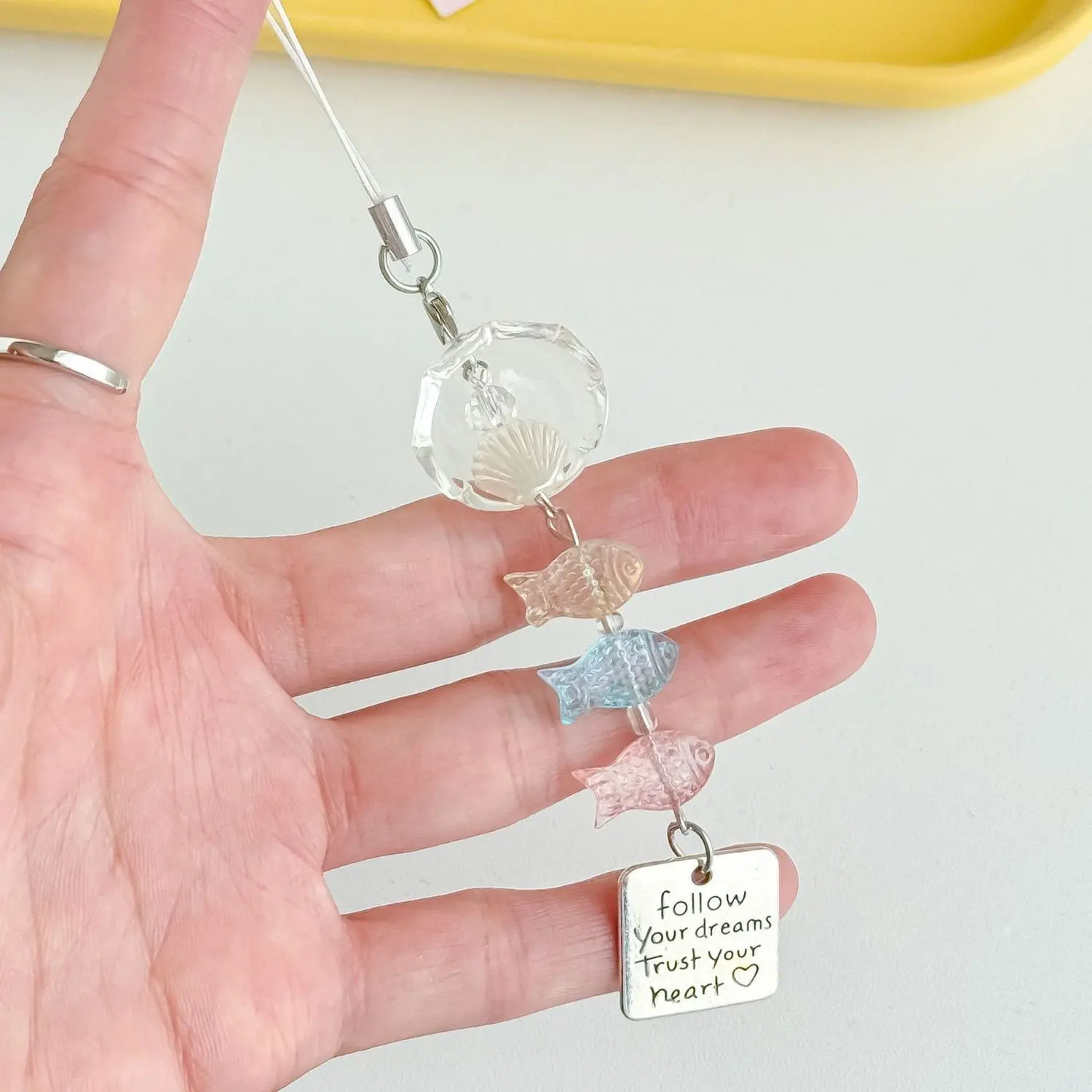 Cute Fish Wind Chime Phone Chain, Handmade Beaded Keychain, Camera Card Holder Pendant, Bag Charm, Style Accessory