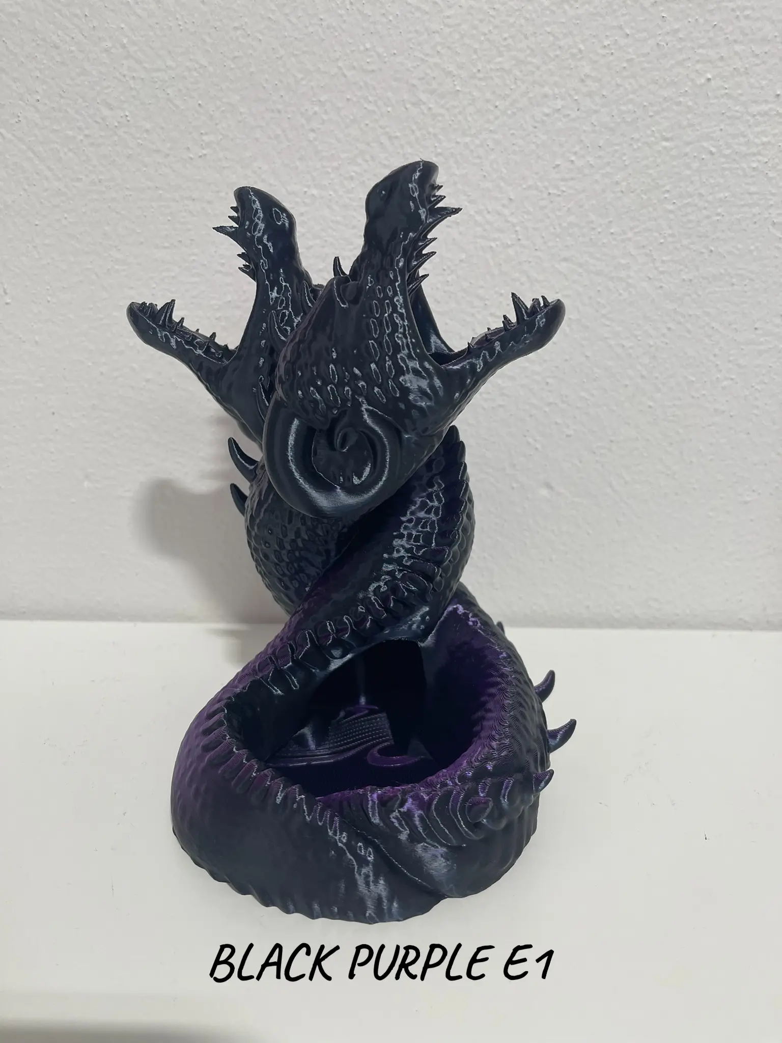 Dueling Dragon Dice Tower – Fantasy Dice Roller for Dungeons & Dragons