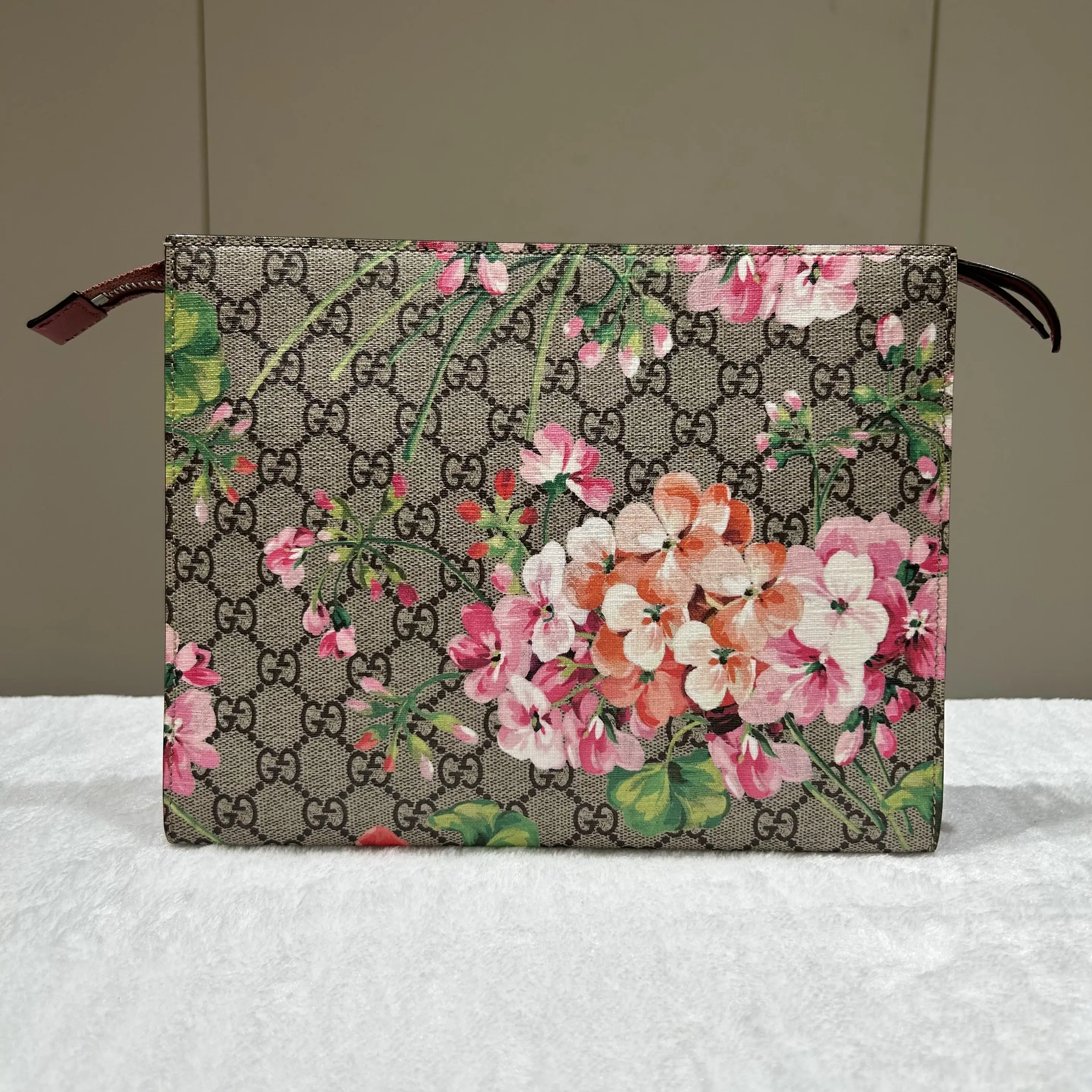 Pre-owned GUCCI canvas Small leather goods Dark Ebony Floral Toiletry Pouch Clutch 43420089