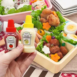 2pcs Cute Mini Portable Sauce Bottles Bento Salad Ketchup Dispensing Bottles Plastic Seasoning Bottles Squeeze Bottles