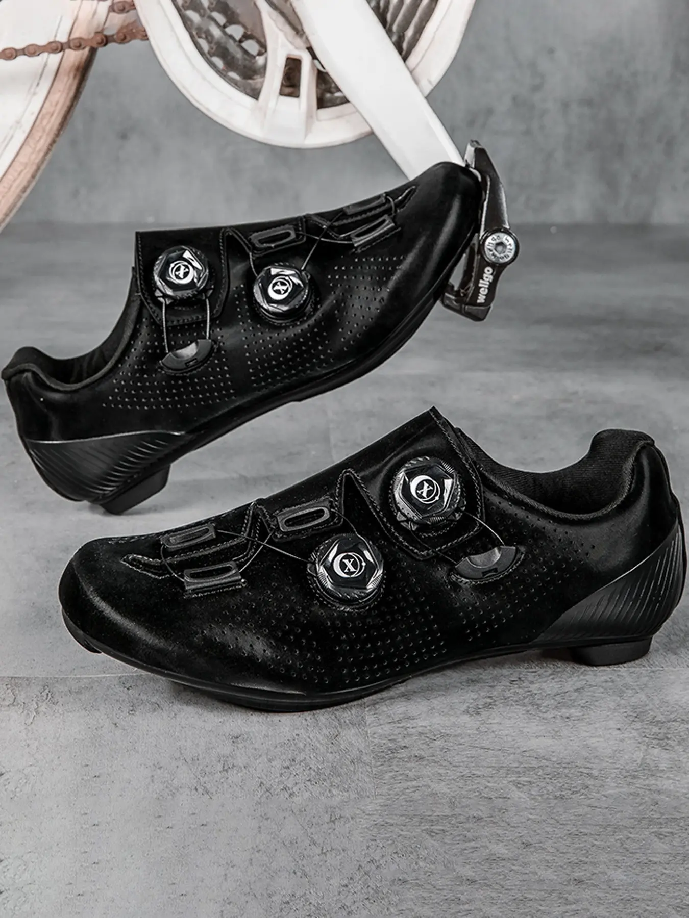 Unisex Cycling Shoes, Quick-Release Buckles, Breathable Design, Lightweight Road Bike Shoes, Ideal for Commuting and Long Rides