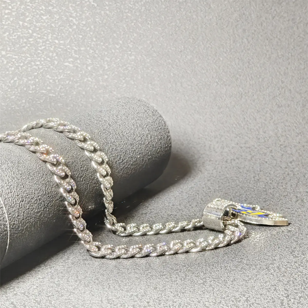 (Baltimore) Sparkling Rhinestones Cuban Necklace [B.R.] _Raven Graphic Pendant, Men's Hip-Hop Style Chain for Woman, 3pcs set Fashion Gift, Gold & Silver, A necklace that does not fade easily and is of high quality