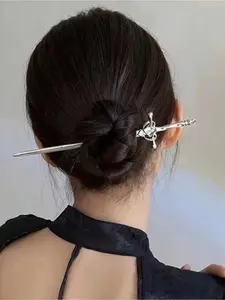 1PC Women's Vintage Sword Hair Pin, Daily Decor, Streetwear Bun Clip, Bun Styling Tool, Hair Accessory, Hair Stick, Student Supply. A Magic Sword for Halloween Hairstyles & Bun Extension.