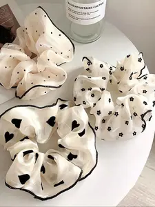 Random Heart & Flower Pattern Scrunchies, Cute Scrunchies for Women & Girls, Minimalist Headwear Suitable for Thick Hair, Fashion Hair Accessories for Party, Daily Decor