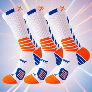 3 pairs of random men's sports socks suitable for outdoor activities such as hiking, basketball, cycling, walking, playing basketball, etc. Versatile to showcase your athletic style