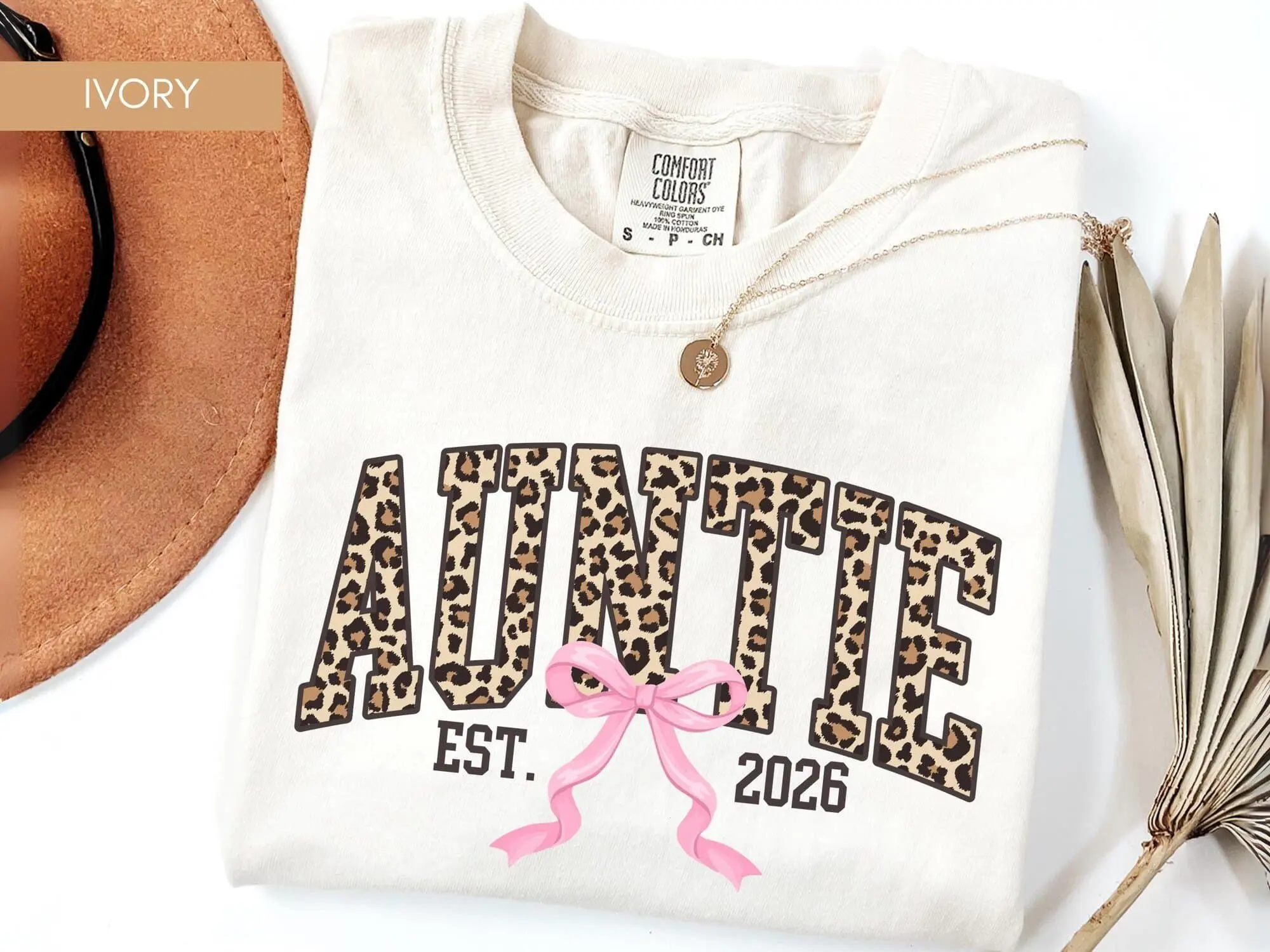 Leopard Auntie Comfort Colors Shirt, Aunt Est 2026 Shirt, New Aunt Gift, Coquette Aunt Tee, Pregnancy Reveal Gift, Aunt Apparel.