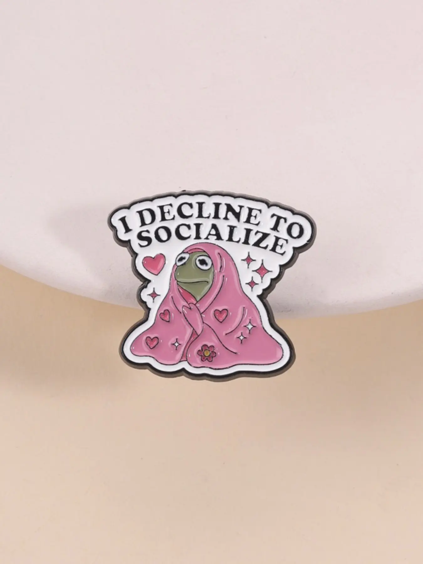 1 Pcs 'i Decline to Socialize' Frog Enamel Pin, Floral Brooch, Unique Fashion Accessory, Perfect for Gifts, High-Quality Craftsmanship, Ideal for All Occasions, Flower Brooch Pin