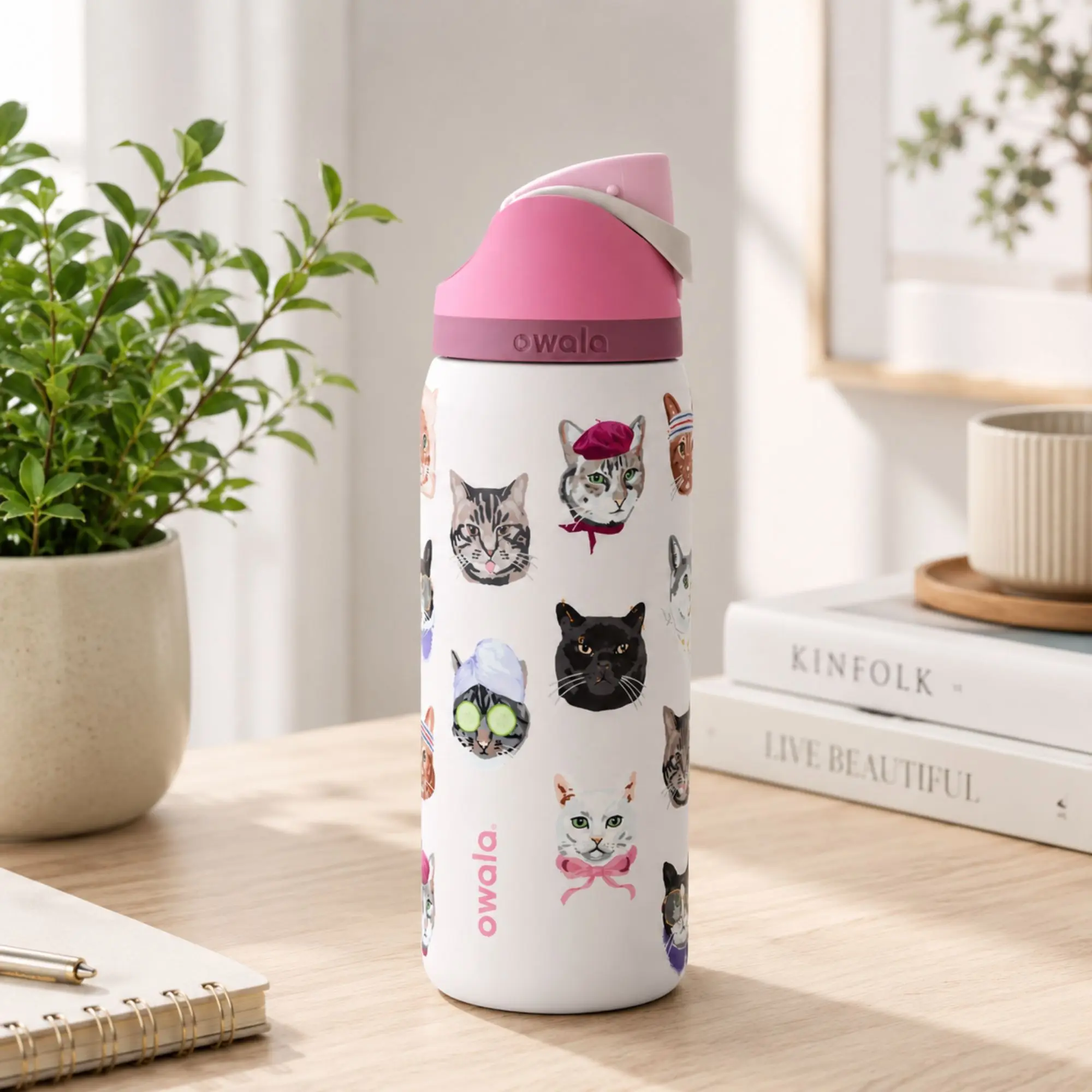 Owala UO Exclusive Cat Collage FreeSip 32oz Water Bottle Limited Edition Stainless Steel Insulated Bottle with Straw, Leak-Proof Lid, New in Box, Gift Idea