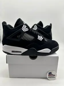 Jordan 4 Retro White Thunder