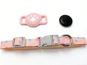 Pet supplies, accessories, gifts. Small dog and cat tracking collars with location function. Allows you to view your pet’s movement history. Can be detached and adjusted. 7-12 inch safety buckles. Primarily suitable for small dogs and cats