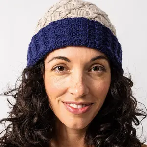 Railings Hat – Classic Knit Beanie Pattern for Fall & Winter