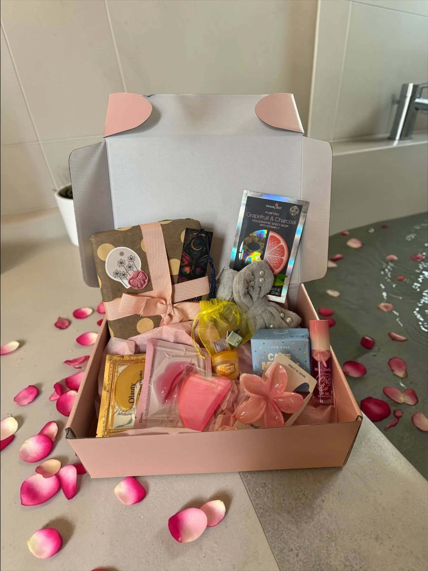 Sunkissed & Spoiled | A "Me Time" Pampering Blind Date with a Book Box
