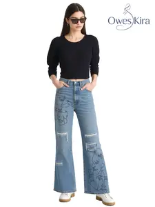 Women’s Light Blue Wide-Leg Jeans – Ripped Graffiti Look, Dual Pockets, Rigid Denim, A Must-Have for Streetwear Lovers