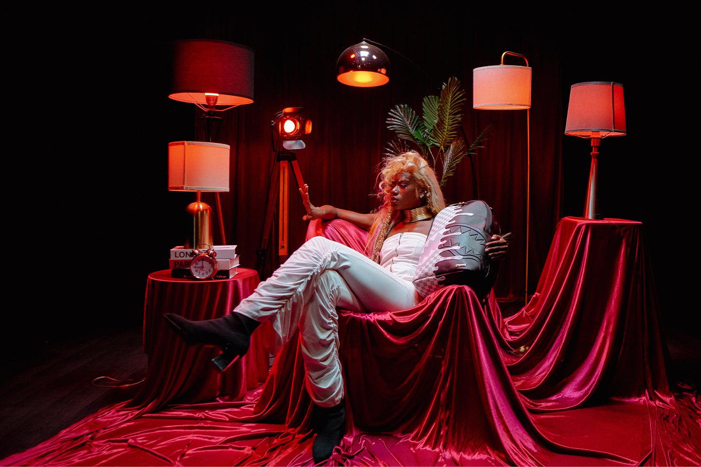 SHADOW DRIP SAVVY CROSSBODY