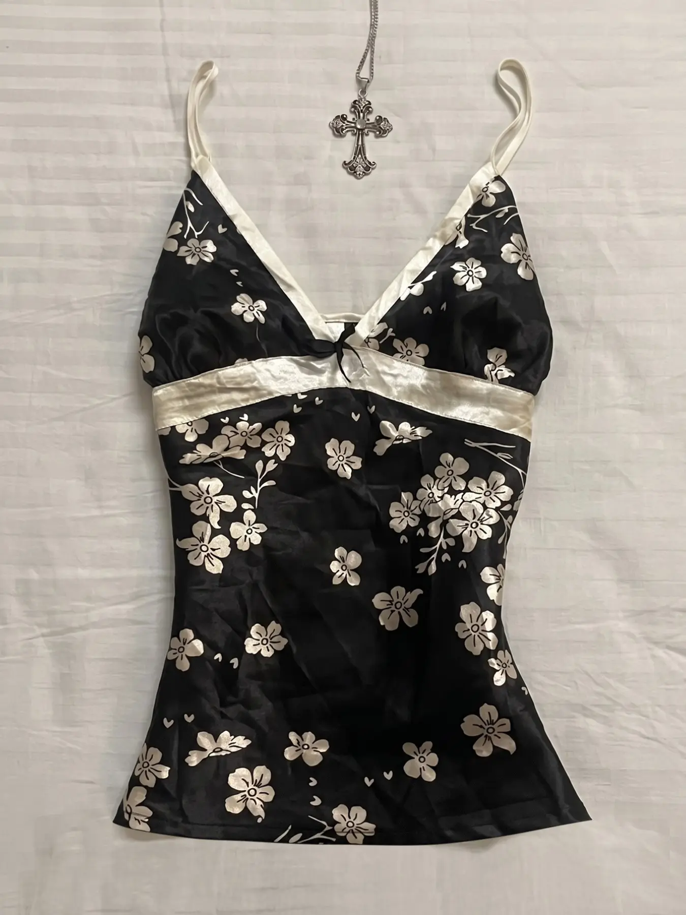 American Retro Chic Aesthetic Elegant Satin Floral Halter Top, Camisole, V-Neck Trimmed Chest Bow Design, Adjustable Thin Straps, Youthful Daily Wear, Party, Vacation, Smooth, Spaghetti Strap