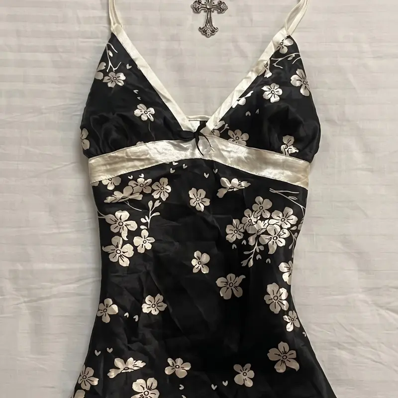 American Retro Chic Aesthetic Elegant Satin Floral Halter Top, V-Neck Trimmed Chest Bow Design, Adjustable Thin Straps, Youthful Daily Wear, Party, Vacation, Smooth, Spaghetti Strap, Strappy Camisole