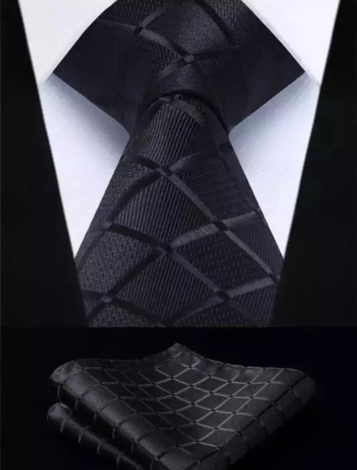 TIE AND HANDKERCHIEF SET
