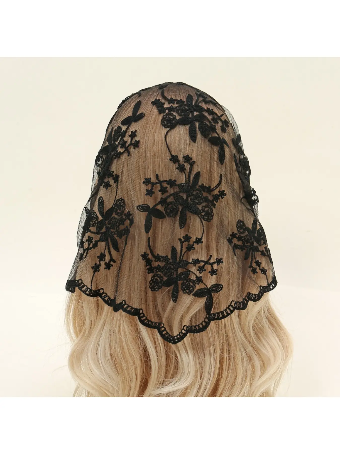 European and American Bride Headwear Floral Lace Triangle Scarf Spring and Summer New Arrival Black and White Pure Color Veil Wedding Lace Cover for Women