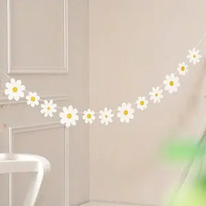 5pcs Daisy Banner Flower Shape Birthday Decoration, Party Holiday Decorations, Party Decoration Supplies, Wedding Engagement Celebrations, Room Living Room Wall Party Decor