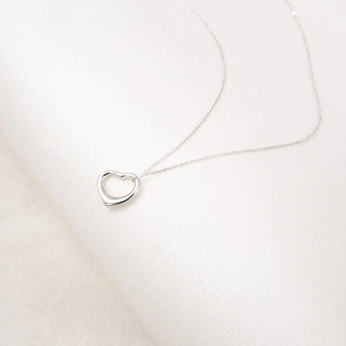 925 Sterling Silver Floating Heart Necklace (single)