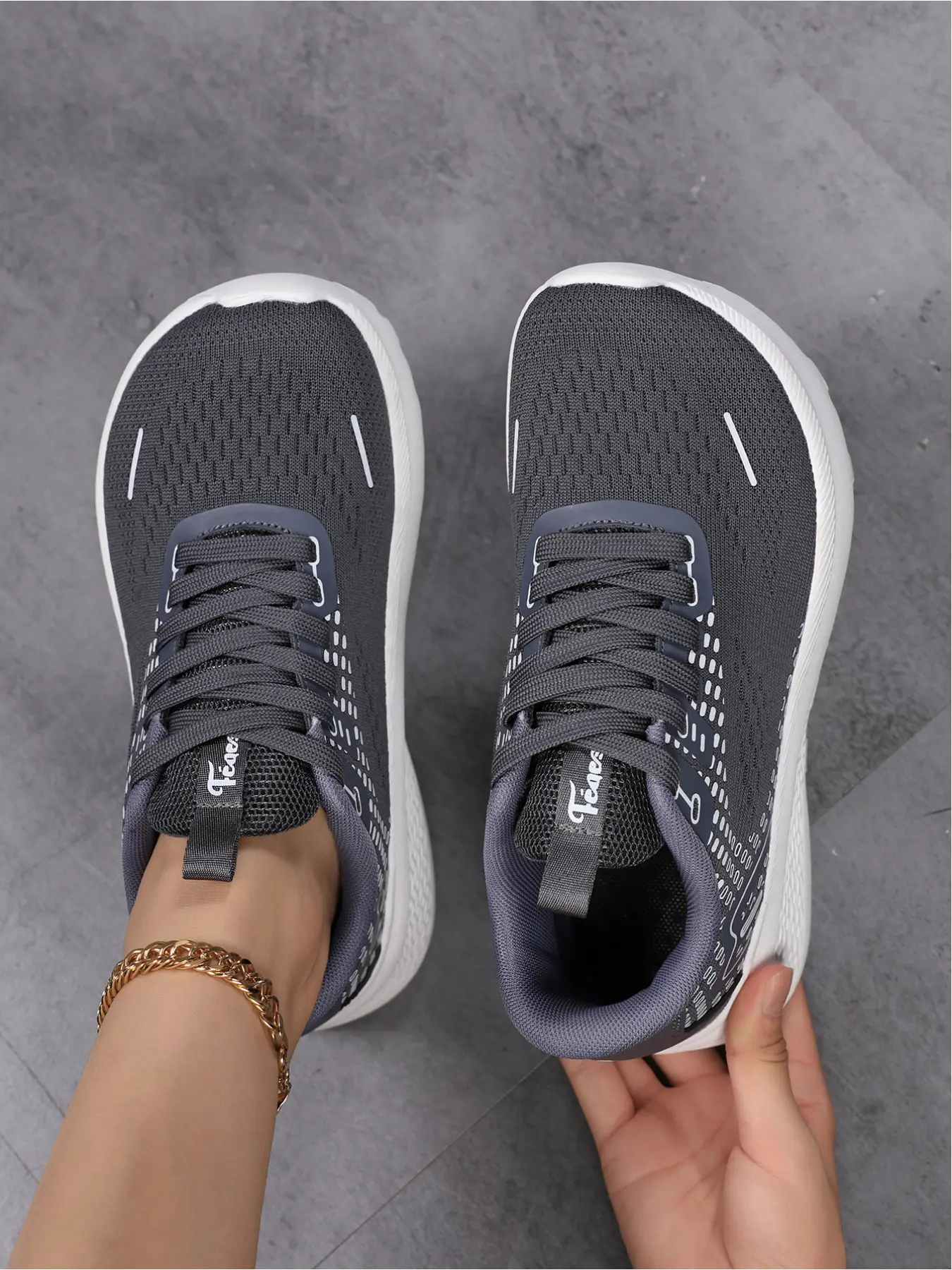 Fashion Women's Sneakers, Breathable Mesh, Lightweight Soft Sole, Anti-Slip, Wide Toe, Casual All-Season Footwear, Perfect for Daily Wear