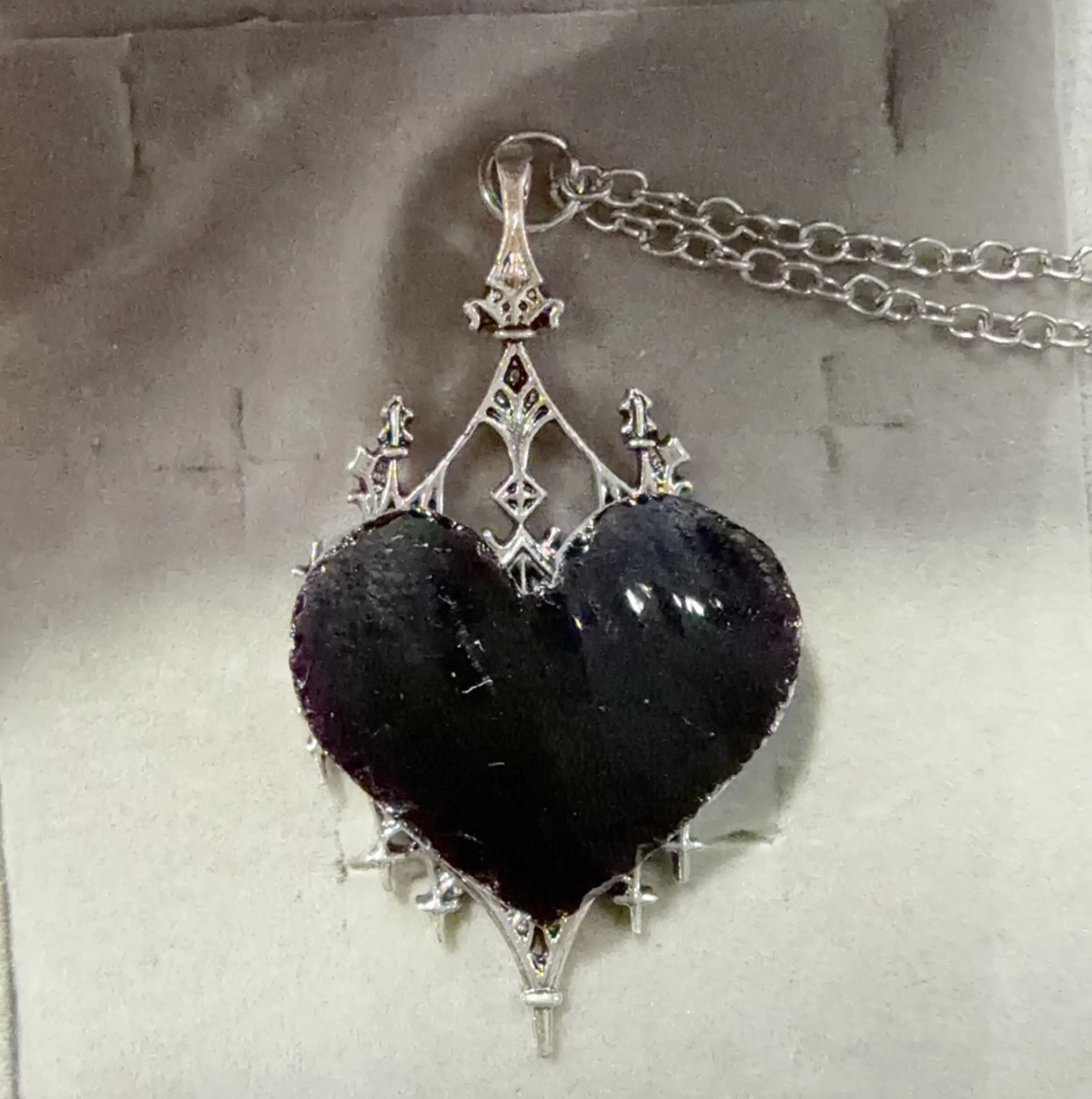 Wen(12464)gc.Black obsidian heart