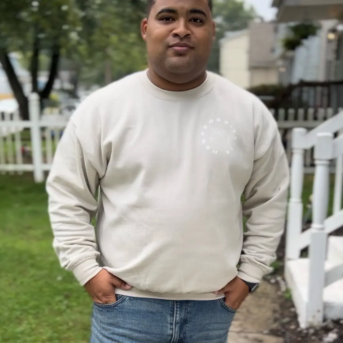 El Es Fiable Sweater Crema[Edición Especial]