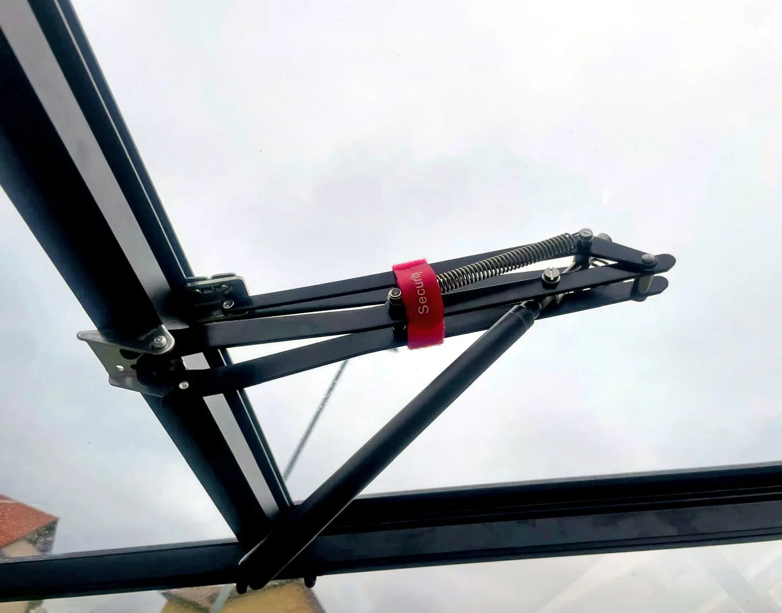 Automatic window opener (PRE-ORDER)